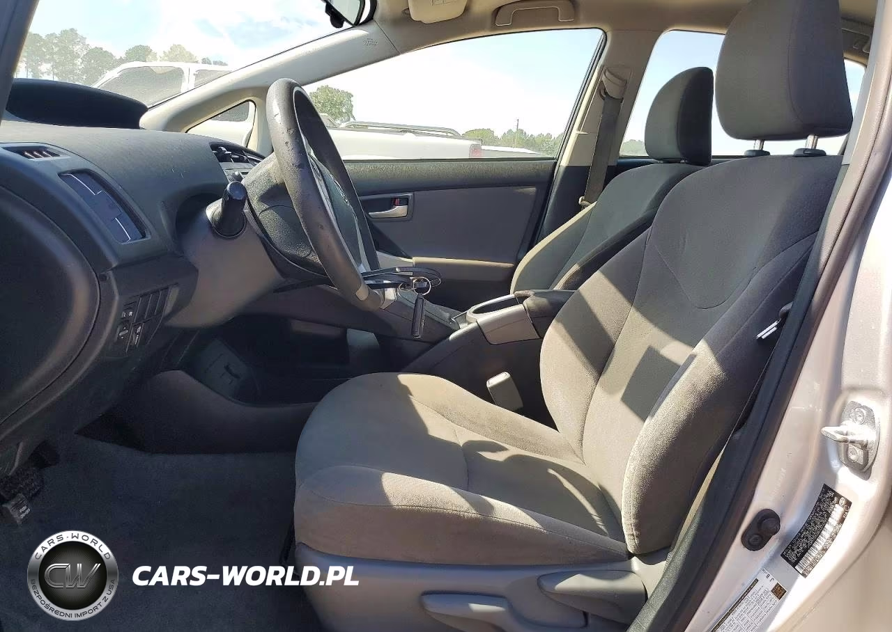 2014 Toyota Prius Two VIN:JTDKN3DU2E0373797 - 7