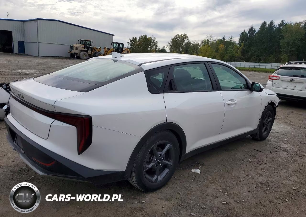 2025 Kia K4 Lxs VIN:3KPFT4DE2SE044235 - 3
