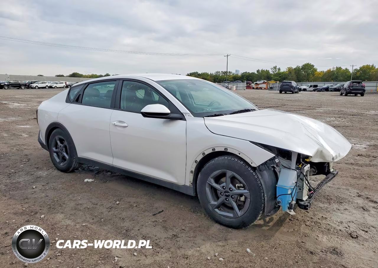 2025 Kia K4 Lxs VIN:3KPFT4DE2SE044235 - 4
