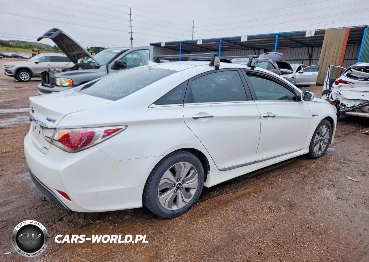 2013 Hyundai Sonata Hybrid VIN:KMHEC4A44DA101530 - 3