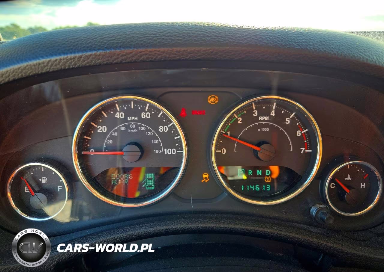 2011 Jeep Wrangler Unlimited Sport VIN:1J4BA3H16BL616544 - 9