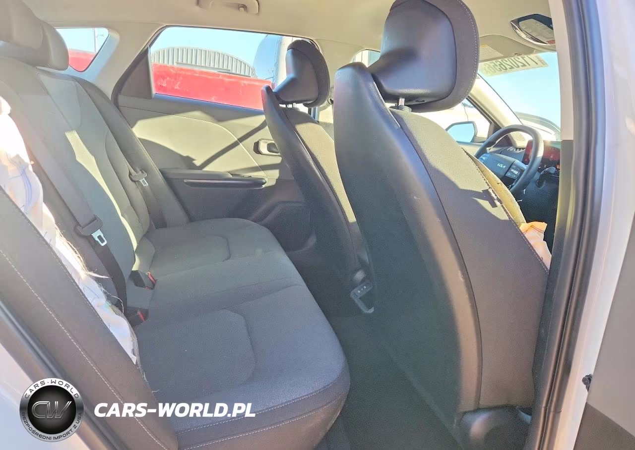 2025 Kia K4 Lxs VIN:3KPFT4DE6SE158576 - 10