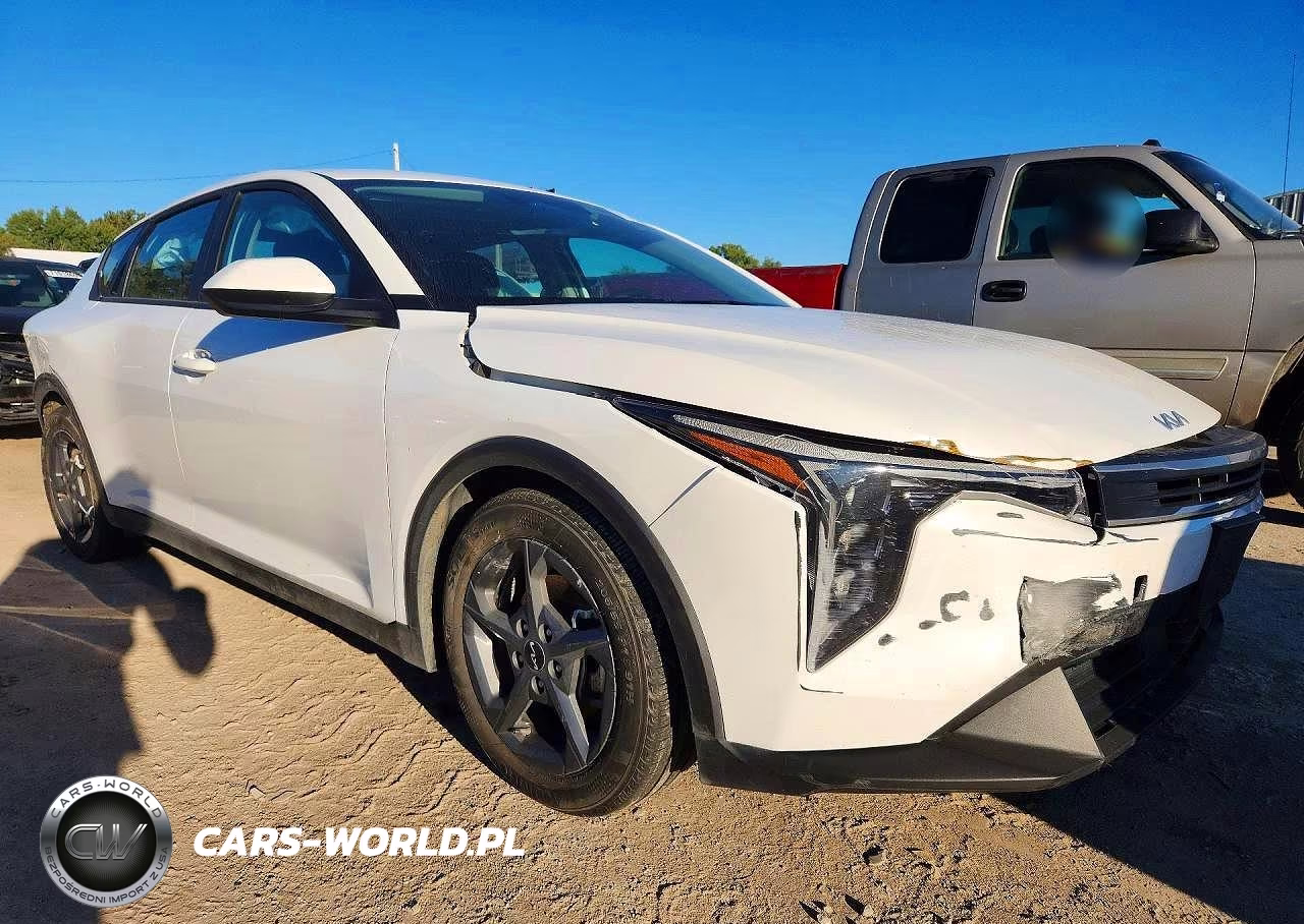 2025 Kia K4 Lxs VIN:3KPFT4DE6SE158576 - 4