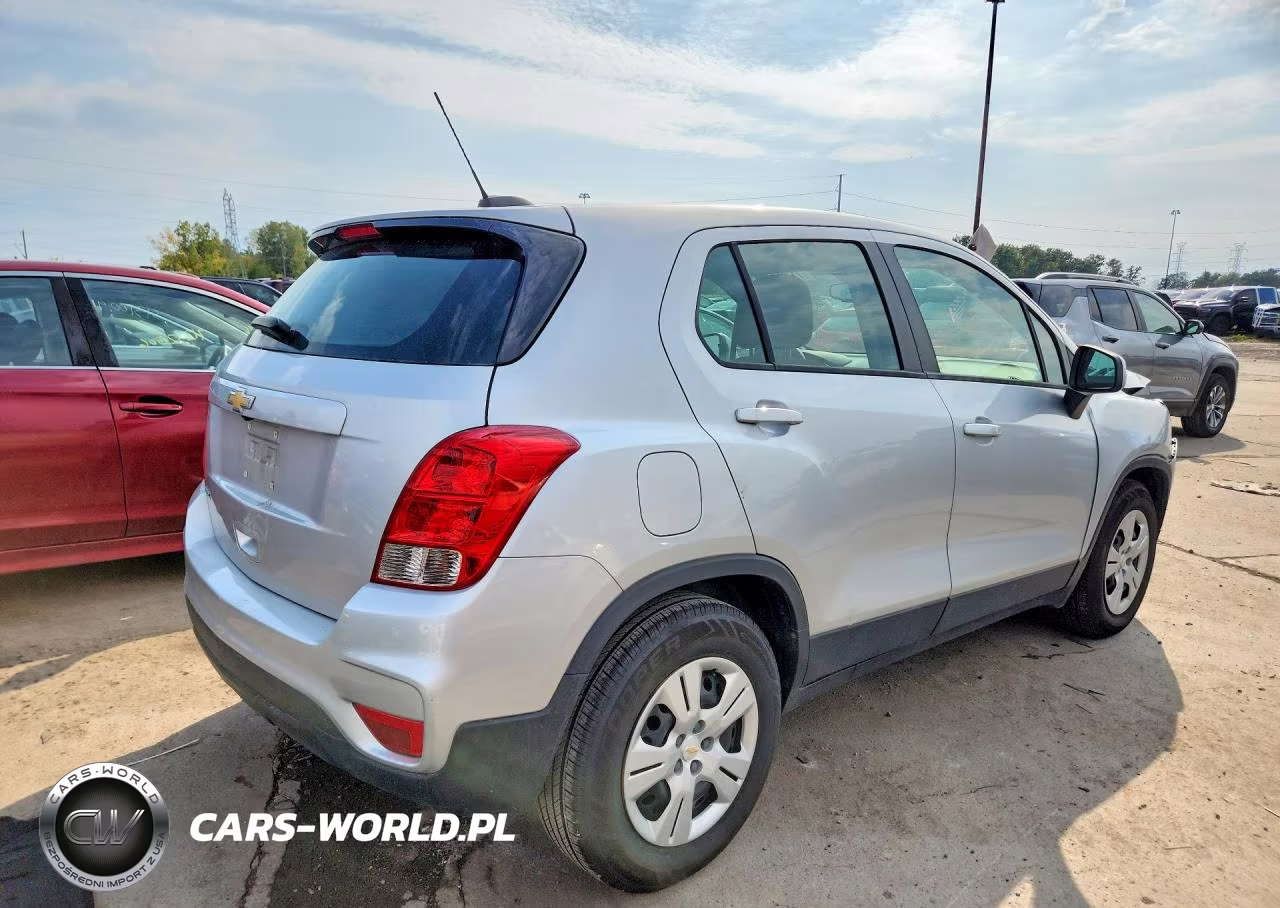 2018 Chevrolet Trax Ls VIN:KL7CJKSB4JB710641 - 3