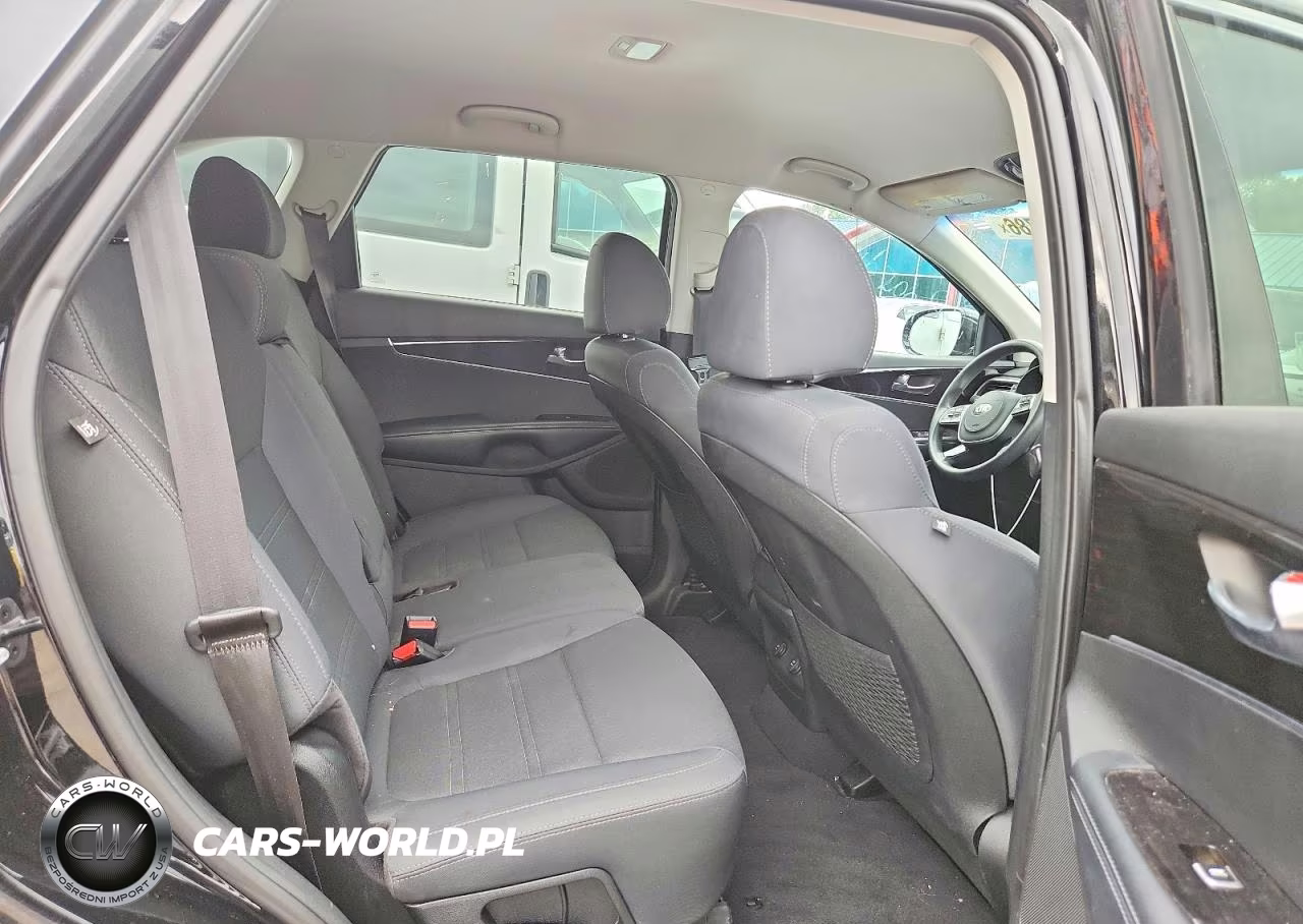 2019 Kia Sorento Lx VIN:5XYPGDA31KG551819 - 11