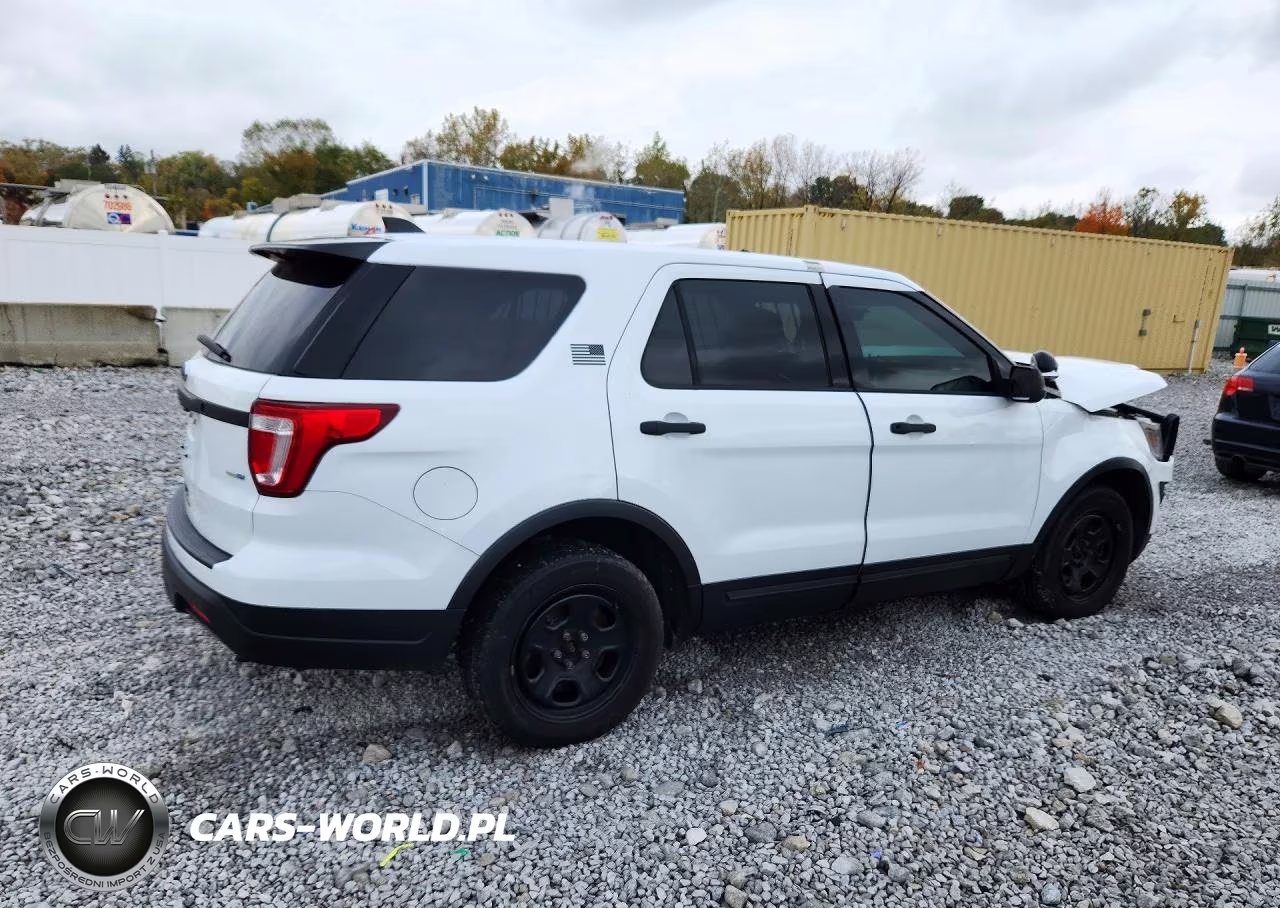 2018 Ford Explorer Police Interceptor VIN:1FM5K8ARXJGA46256 - 3