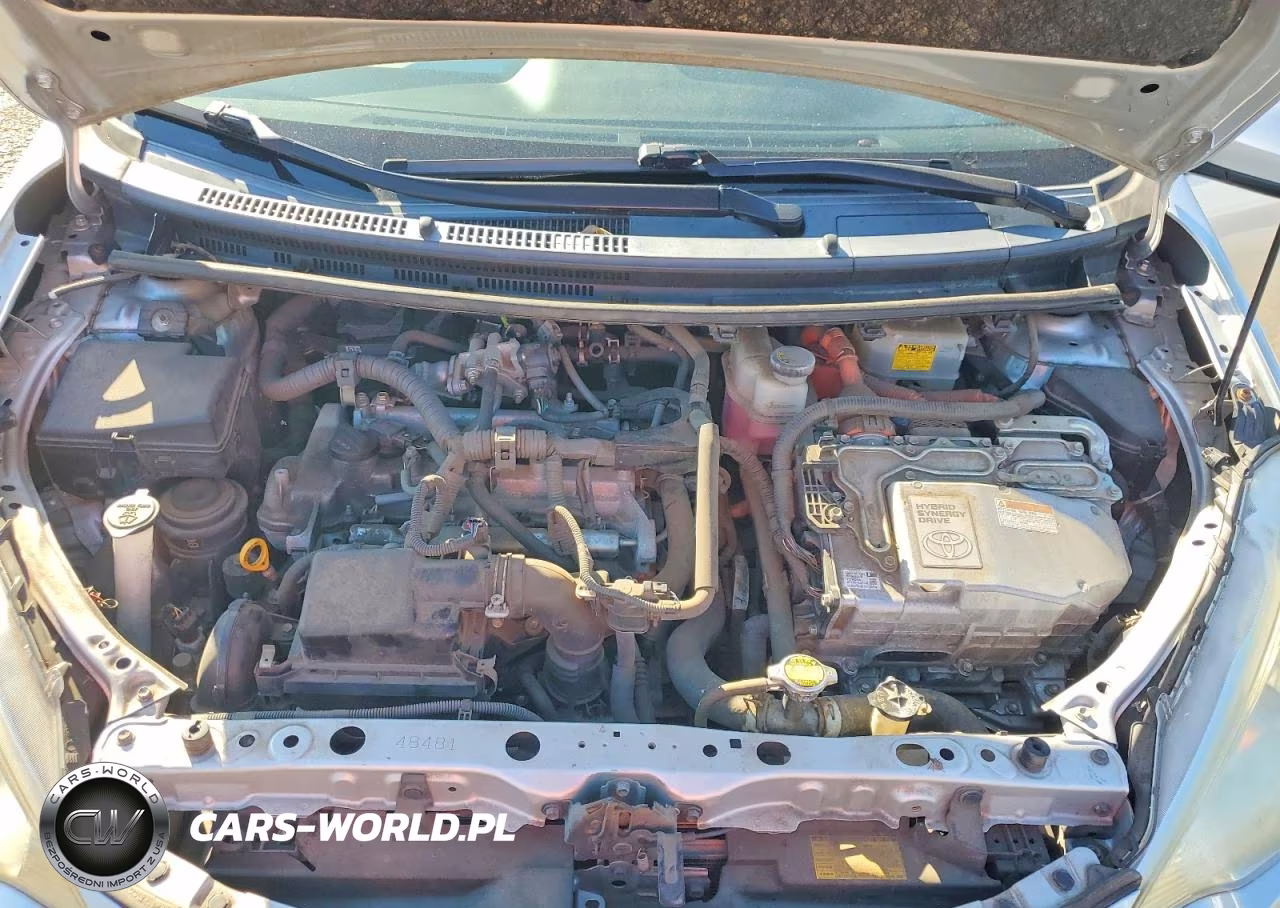 2012 Toyota Prius C Two VIN:JTDKDTB3XC1024827 - 11
