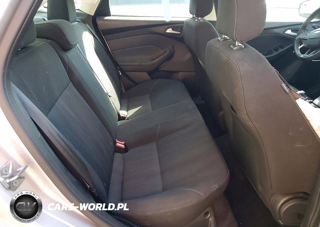 2018 Ford Focus Se VIN:1FADP3FE0JL331510 - 10