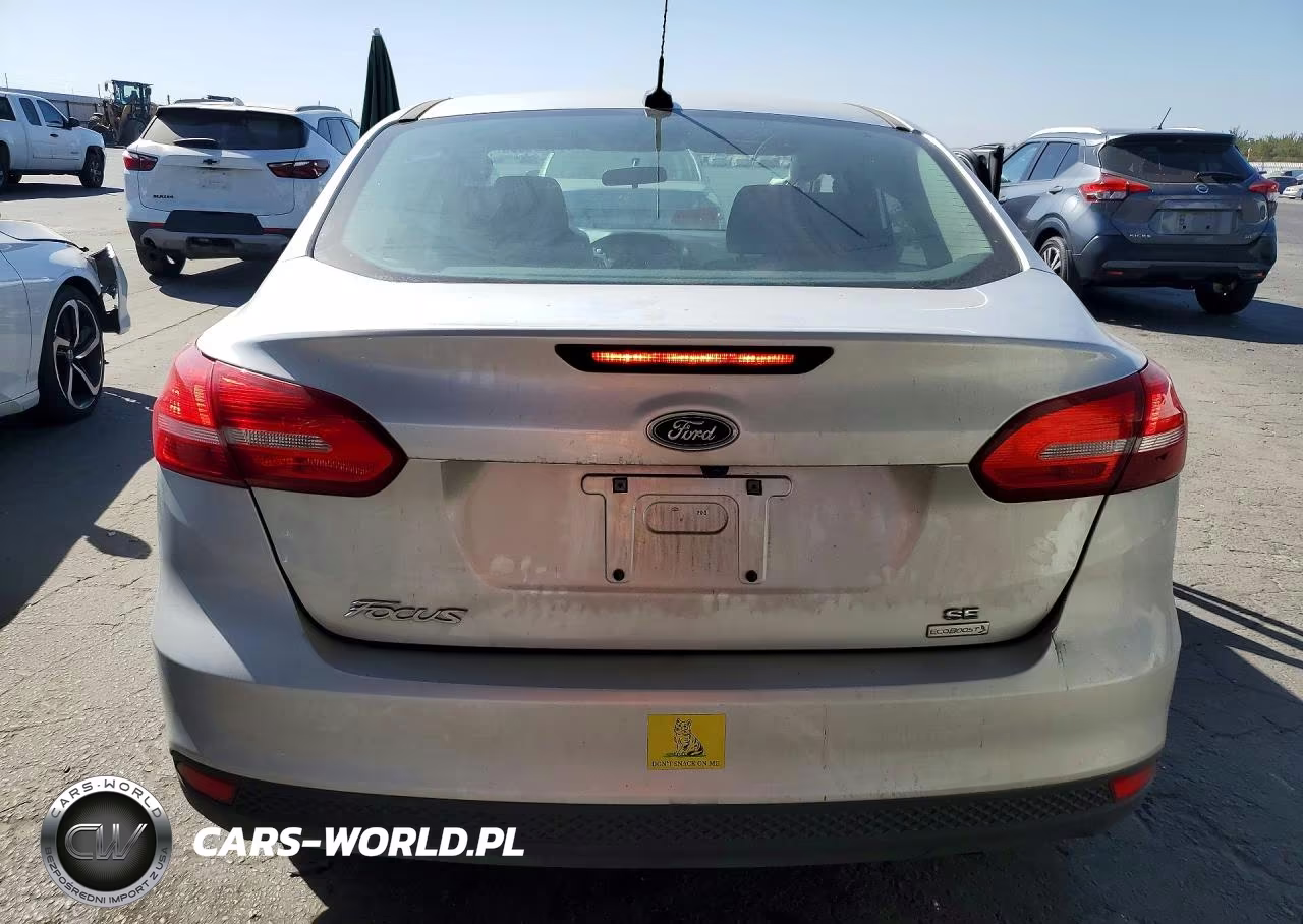 2018 Ford Focus Se VIN:1FADP3FE0JL331510 - 6