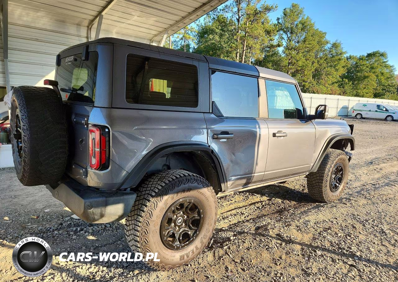 2023 Ford Bronco Base VIN:1FMEE5DP6PLB98843 - 3