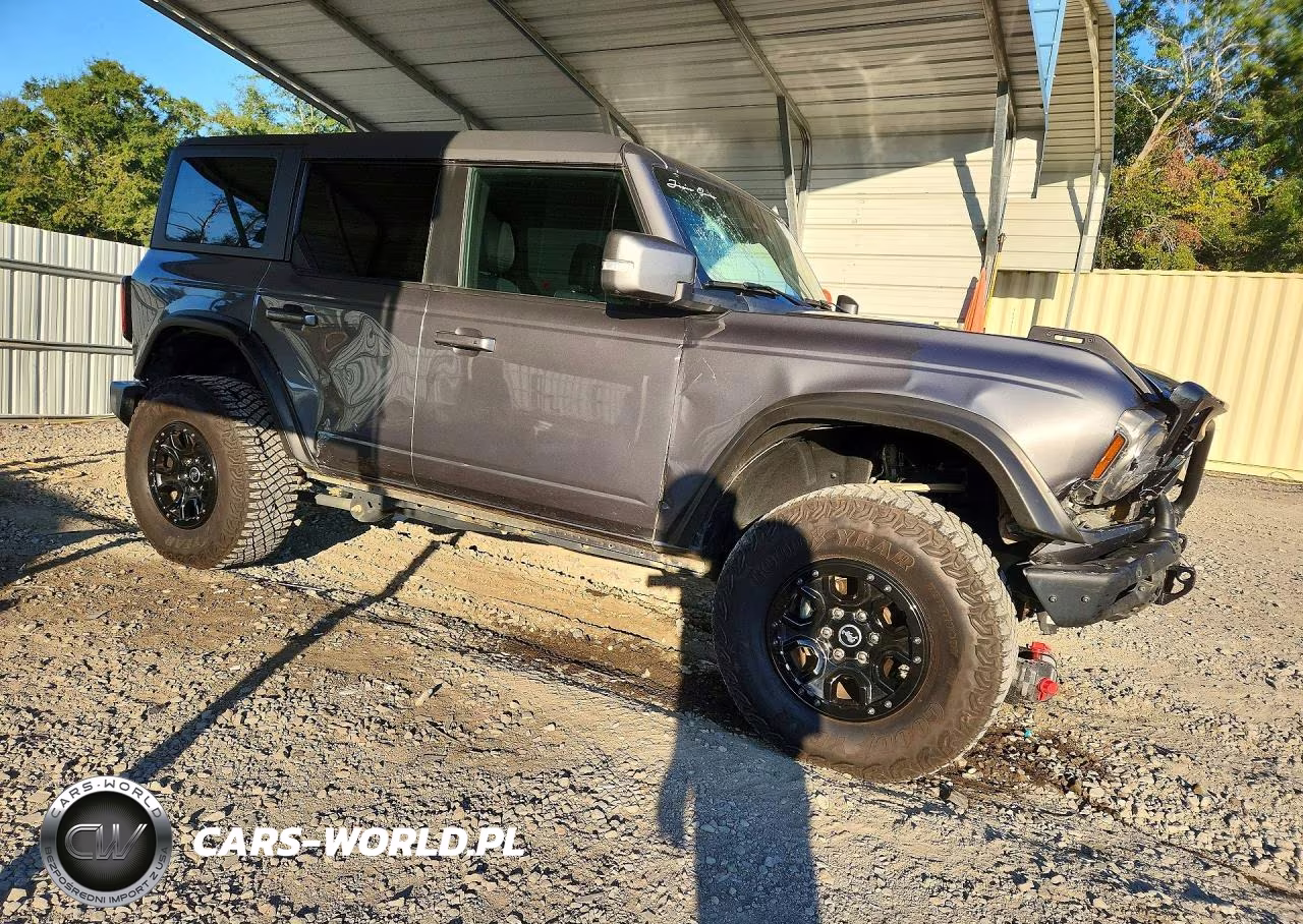 2023 Ford Bronco Base VIN:1FMEE5DP6PLB98843 - 4
