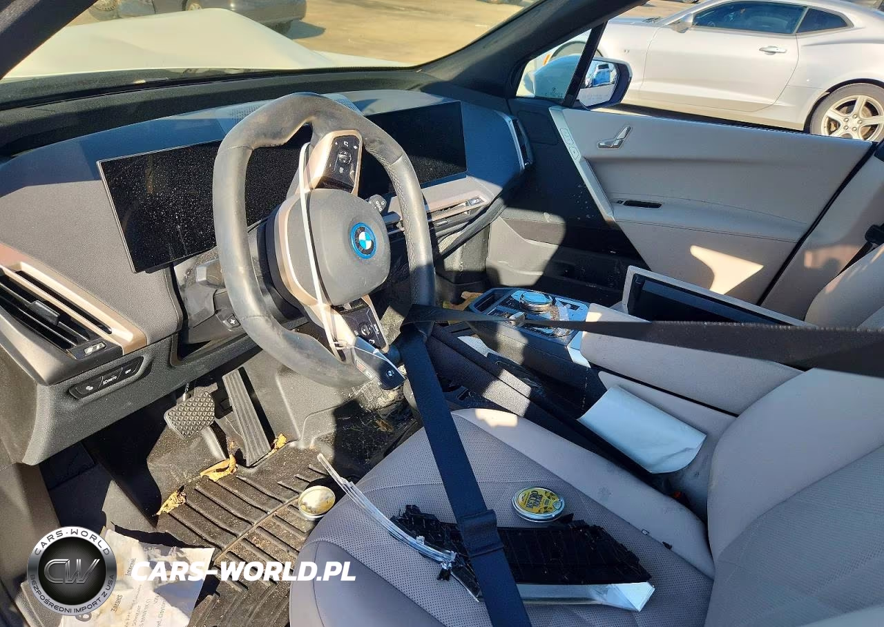 2025 BMW Ix xDrive50 VIN:WB523CF03SCT78027 - 8