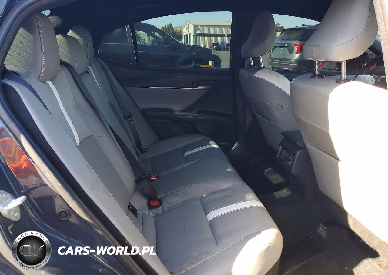 2025 Toyota Camry Se VIN:4T1DAACK2SU633947 - 10