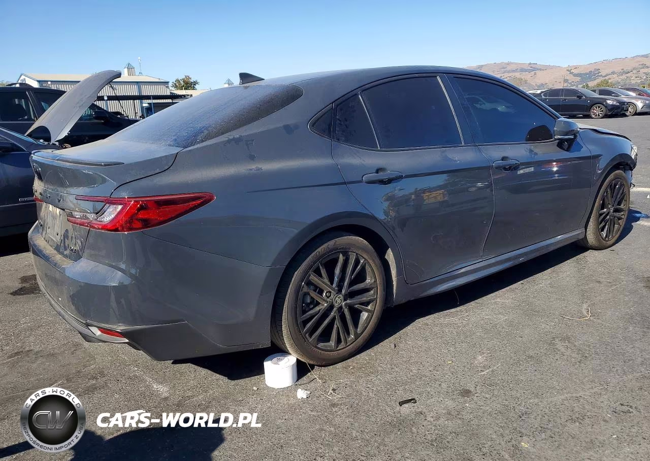 2025 Toyota Camry Se VIN:4T1DAACK2SU633947 - 3