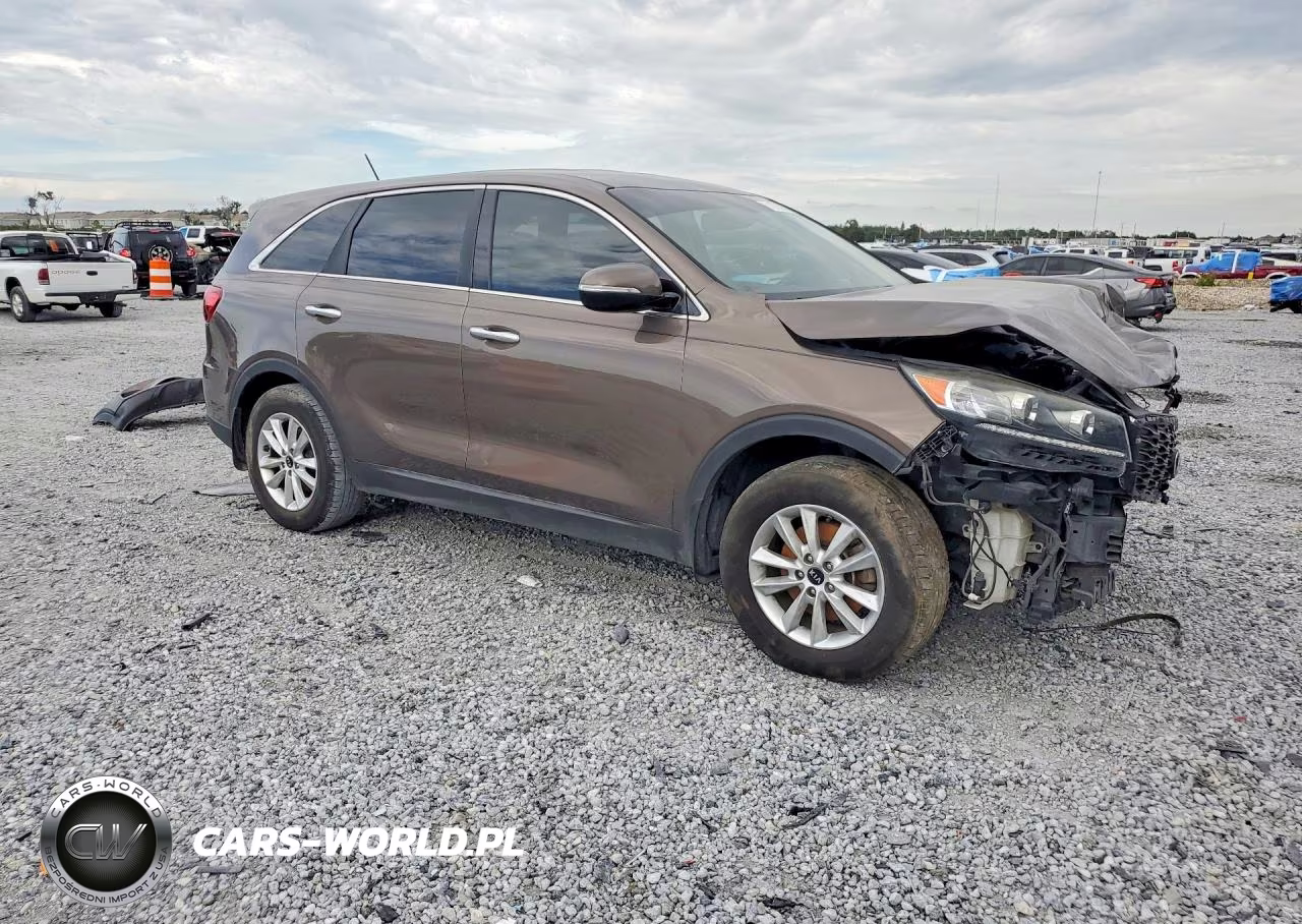 2019 Kia Sorento Lx VIN:5XYPG4A30KG480547 - 4