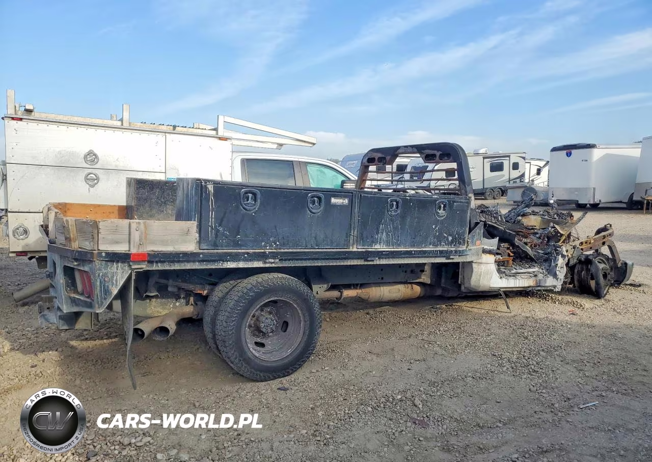 2017 Ford F350 Super Duty VIN:1FDRF3GT6HEE74620 - 3