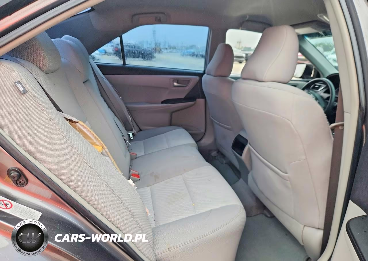 2017 Toyota Camry Le VIN:4T1BF1FK1HU724379 - 10