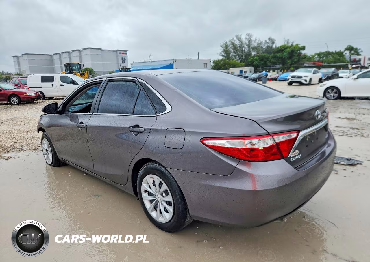 2017 Toyota Camry Le VIN:4T1BF1FK1HU724379 - 2