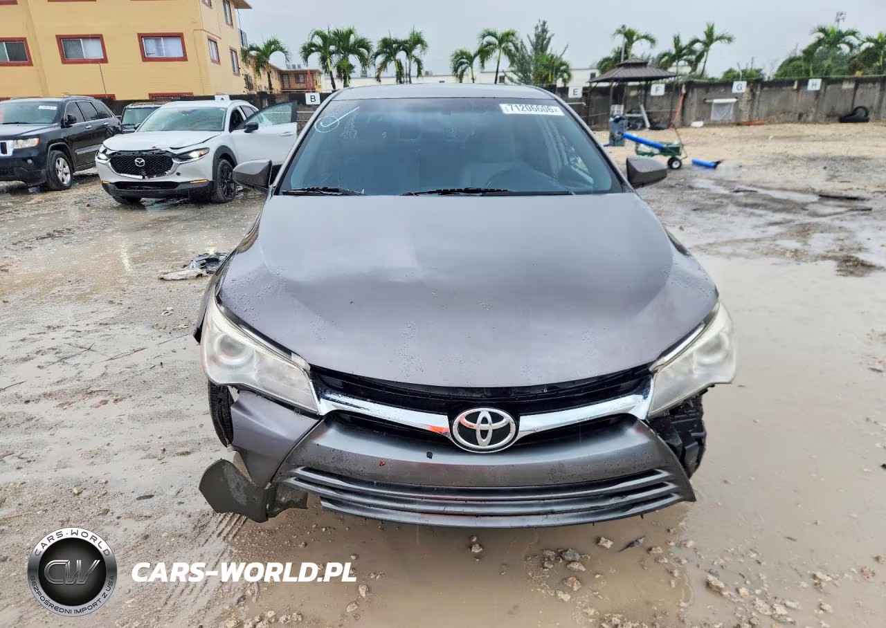 2017 Toyota Camry Le VIN:4T1BF1FK1HU724379 - 5