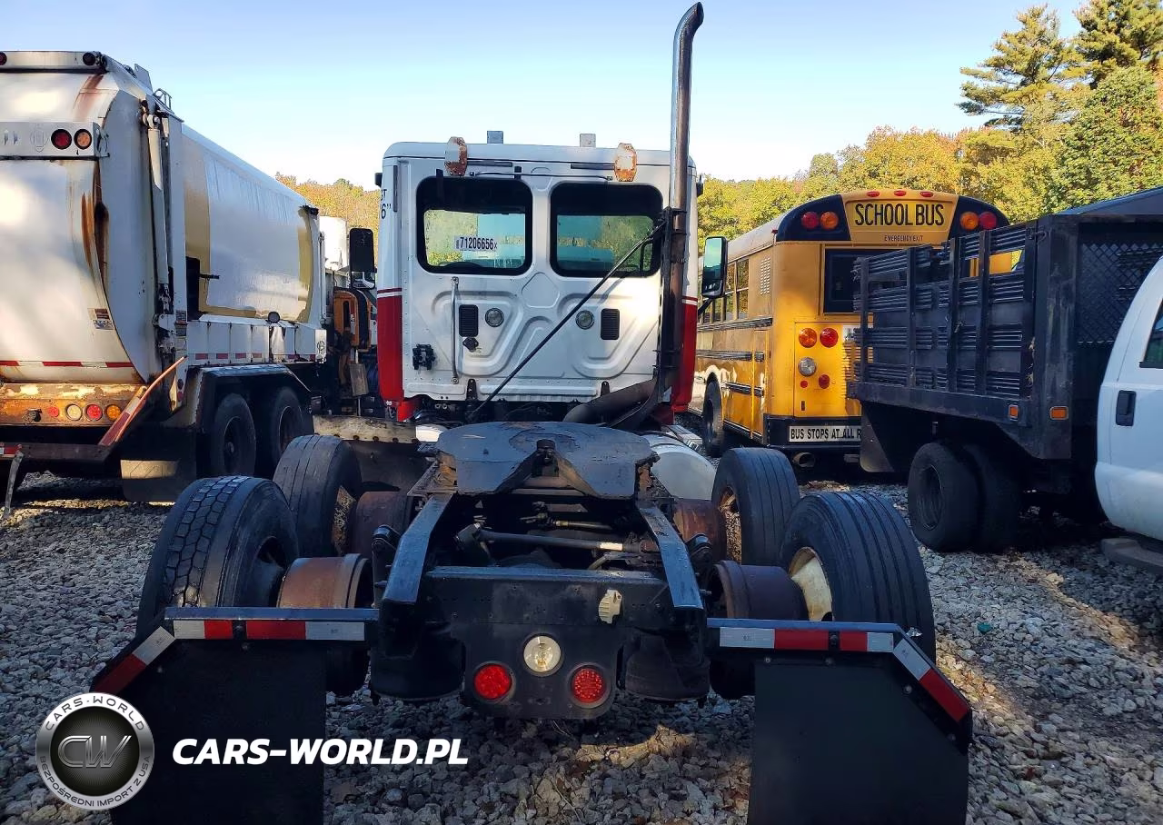2012 Freightliner Cascadia 125 VIN:1FUJGEDR0CLBM7911 - 6