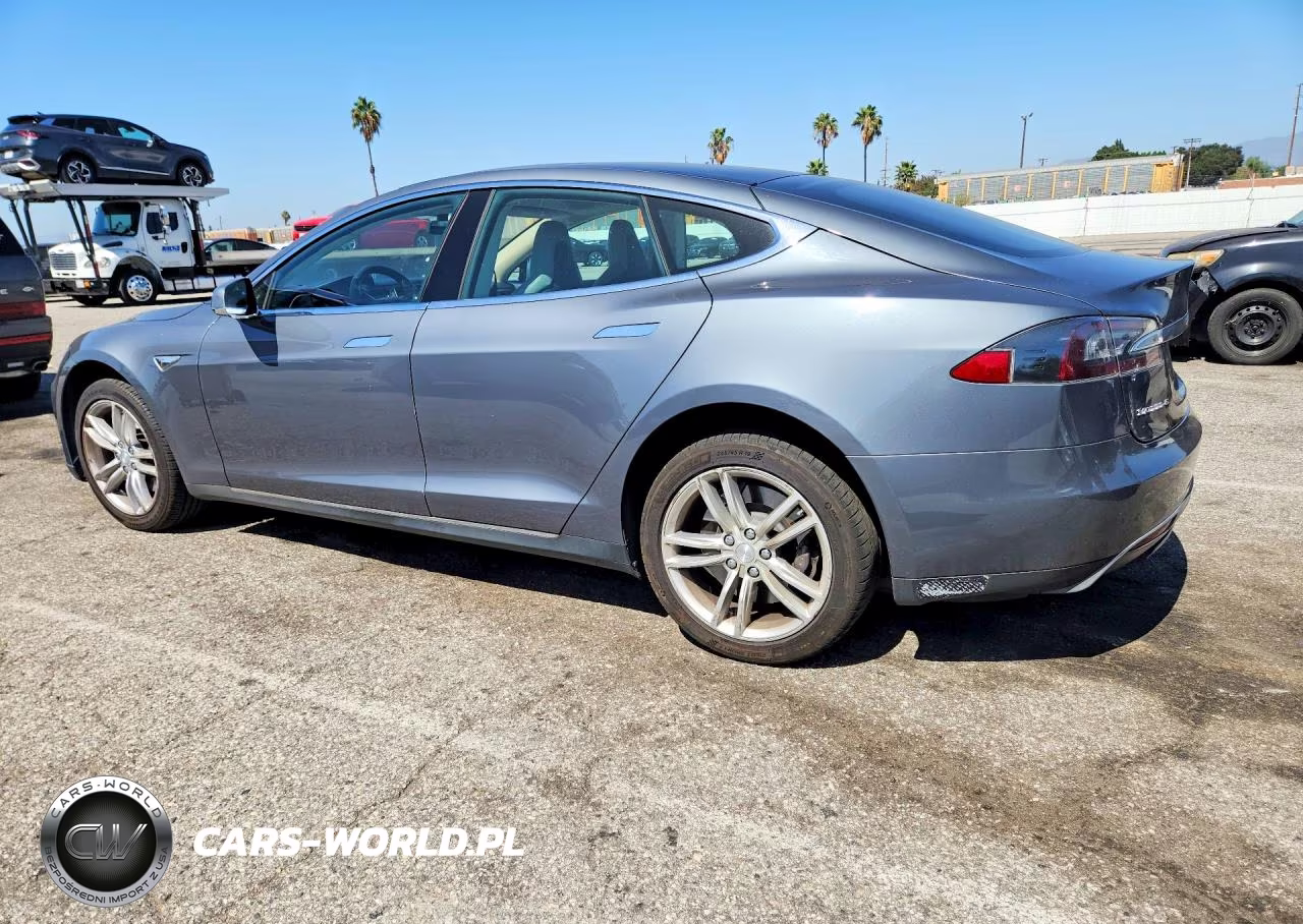 2013 Tesla Model S VIN:5YJSA1CN8DFP06336 - 2