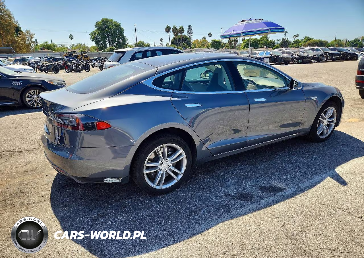 2013 Tesla Model S VIN:5YJSA1CN8DFP06336 - 3