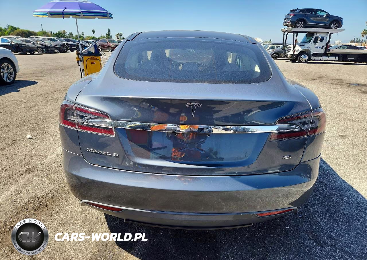 2013 Tesla Model S VIN:5YJSA1CN8DFP06336 - 6