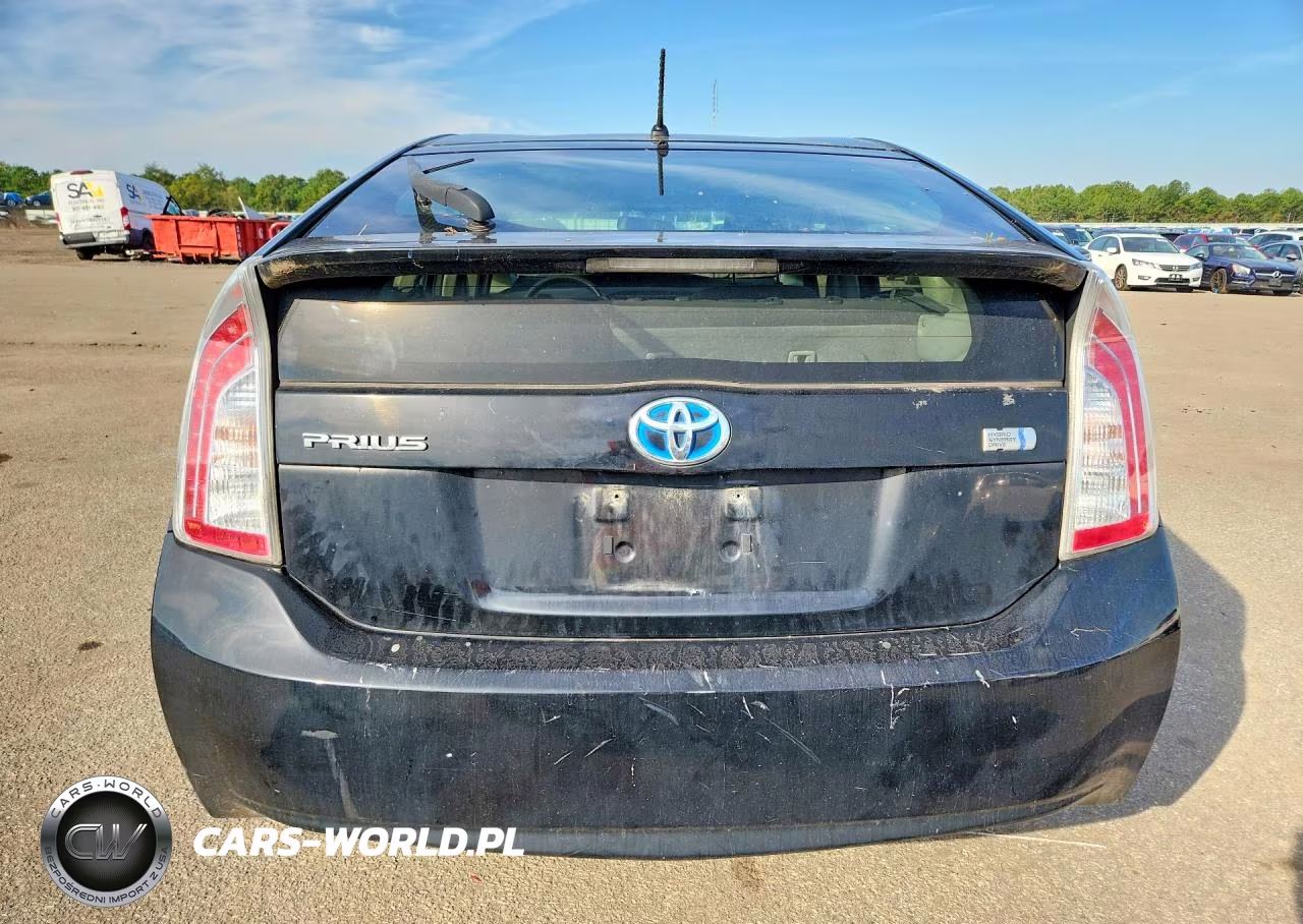 2015 Toyota Prius One VIN:JTDKN3DU2F1913337 - 6