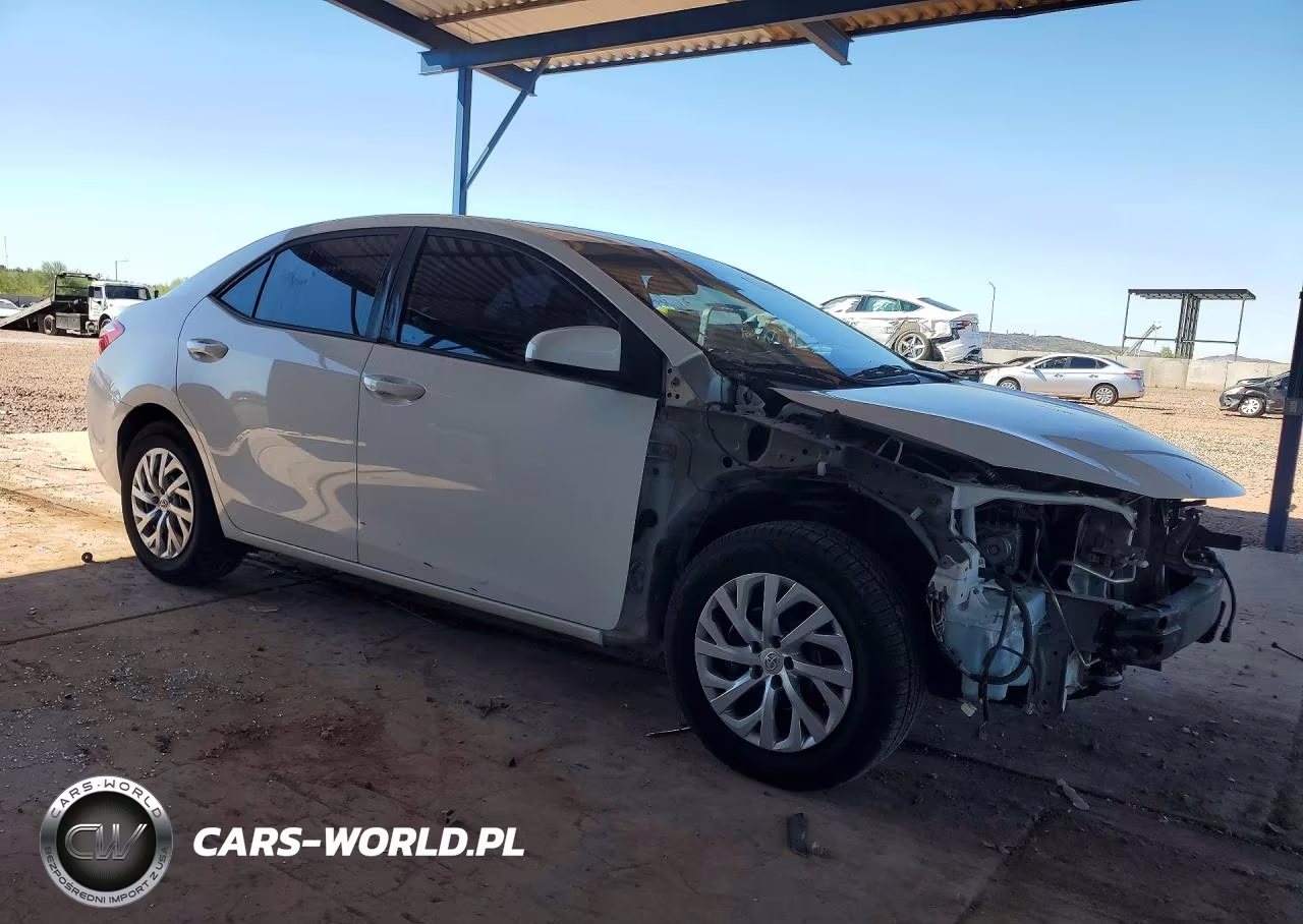 2018 Toyota Corolla Le VIN:2T1BURHE1JC985899 - 4