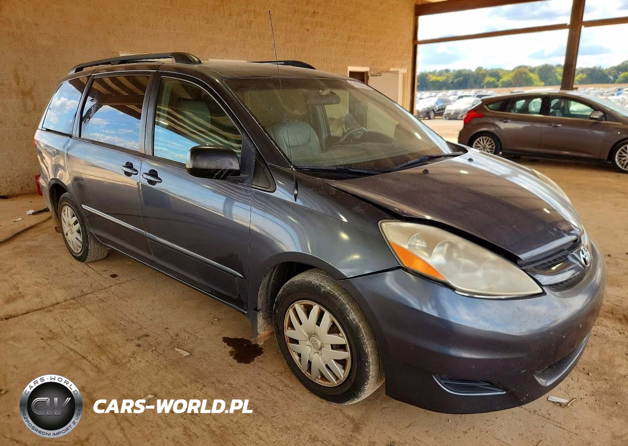 2010 Toyota Sienna Le 7-Passenger VIN:5TDKK4CCXAS298197 - 4