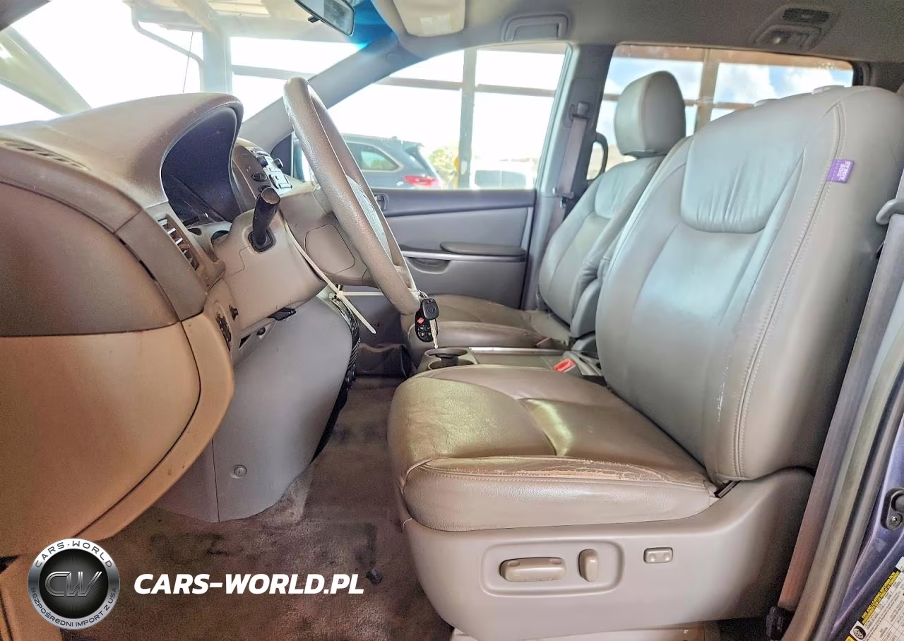 2010 Toyota Sienna Le 7-Passenger VIN:5TDKK4CCXAS298197 - 7