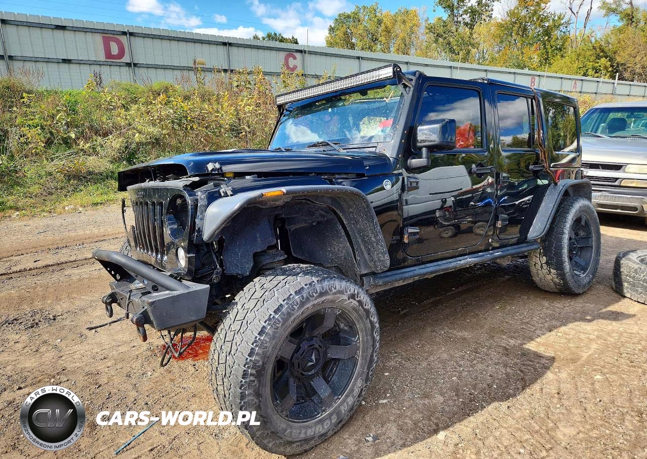 2015 Jeep Wrangler Unlimited Sahara VIN:1C4BJWEG2FL748951 - 1