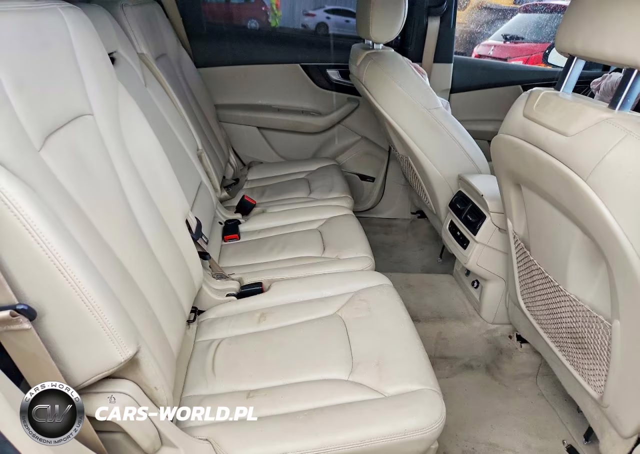 2018 Audi Q7 Premium Plus VIN:WA1LAAF70JD004798 - 11
