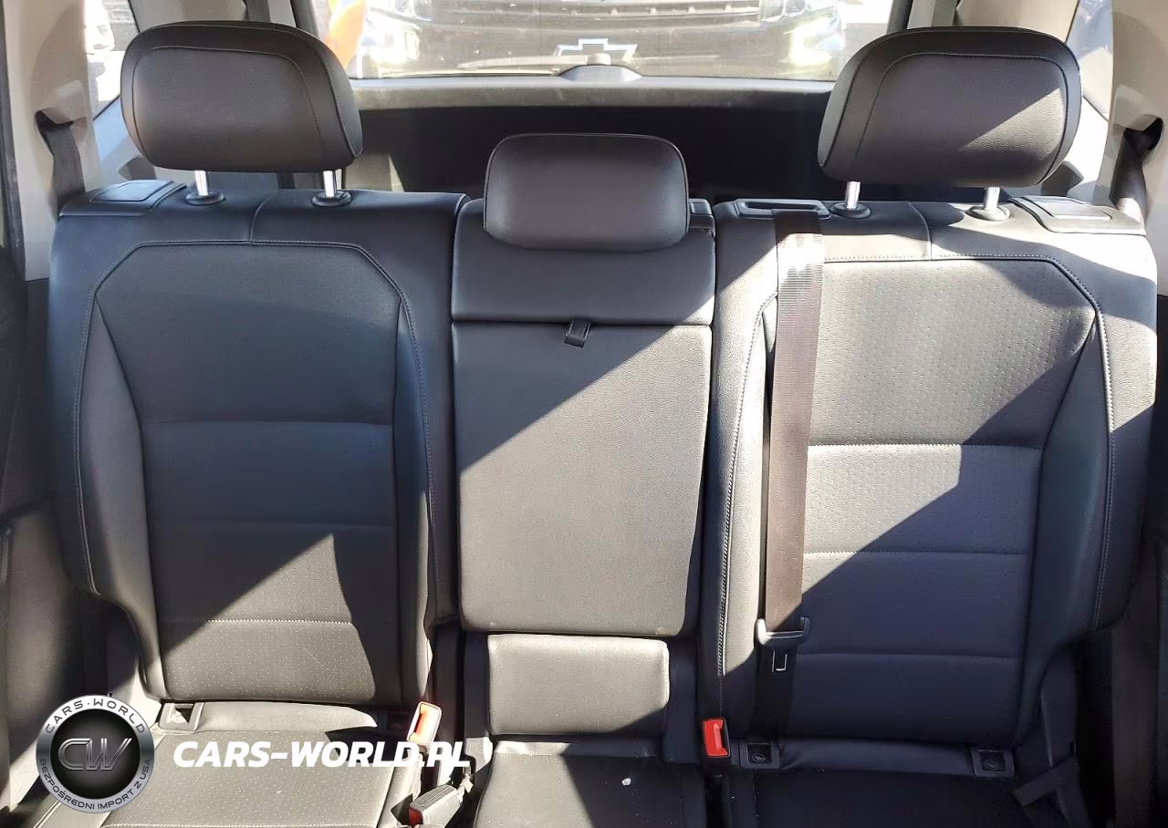 2018 Volkswagen Tiguan Se VIN:3VV3B7AX6JM192472 - 10