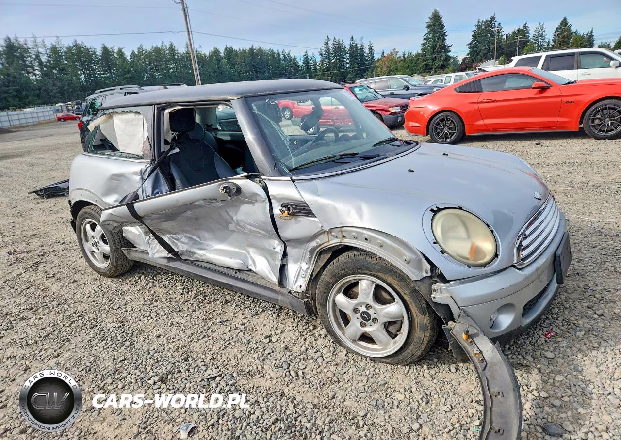 2007 Mini Cooper VIN:WMWMF33537TT52438 - 4