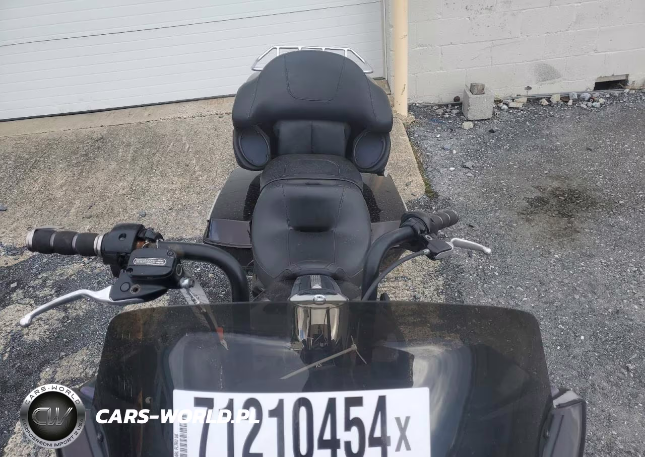 2011 Harley-Davidson Fltru VIN:1HD1KGM14BB653169 - 5