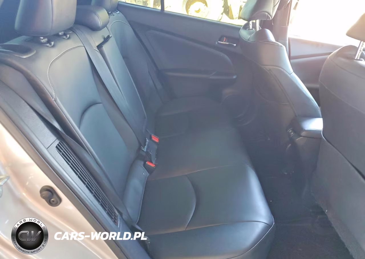 2020 Toyota Prius Prime Limited VIN:JTDKARFP1L3155335 - 10