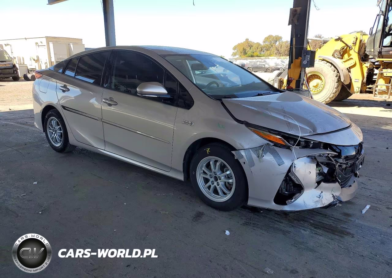 2020 Toyota Prius Prime Limited VIN:JTDKARFP1L3155335 - 4