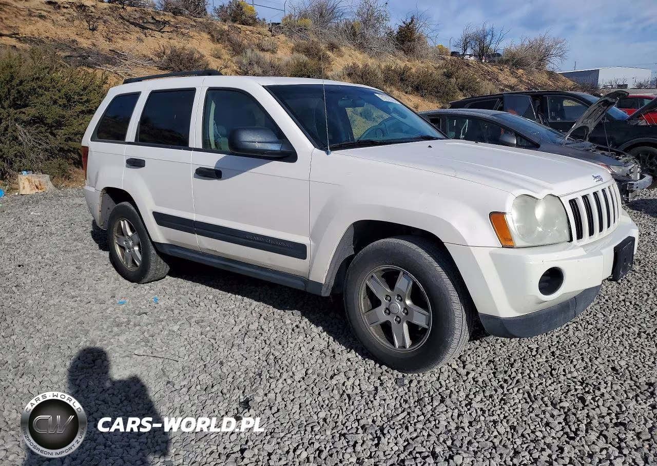 2005 Jeep Grand Cherokee VIN:1J4GR48KX5C604897 - 4