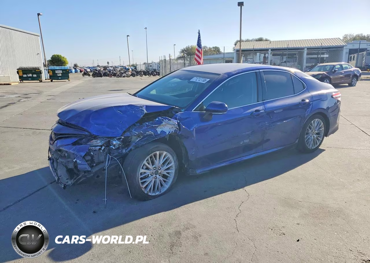 2018 Toyota Camry Xle VIN:4T1B11HK1JU540951 - 1