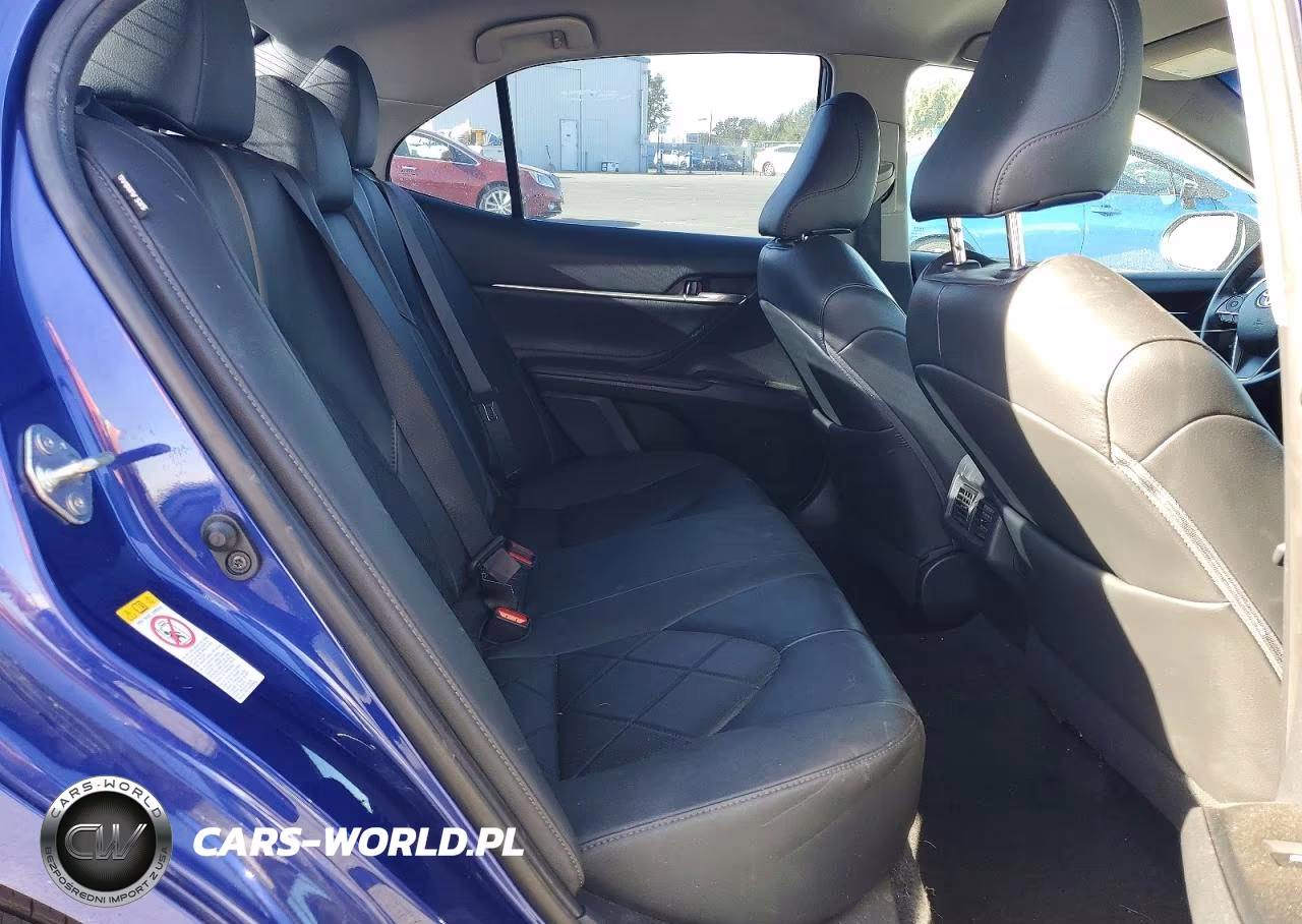 2018 Toyota Camry Xle VIN:4T1B11HK1JU540951 - 10