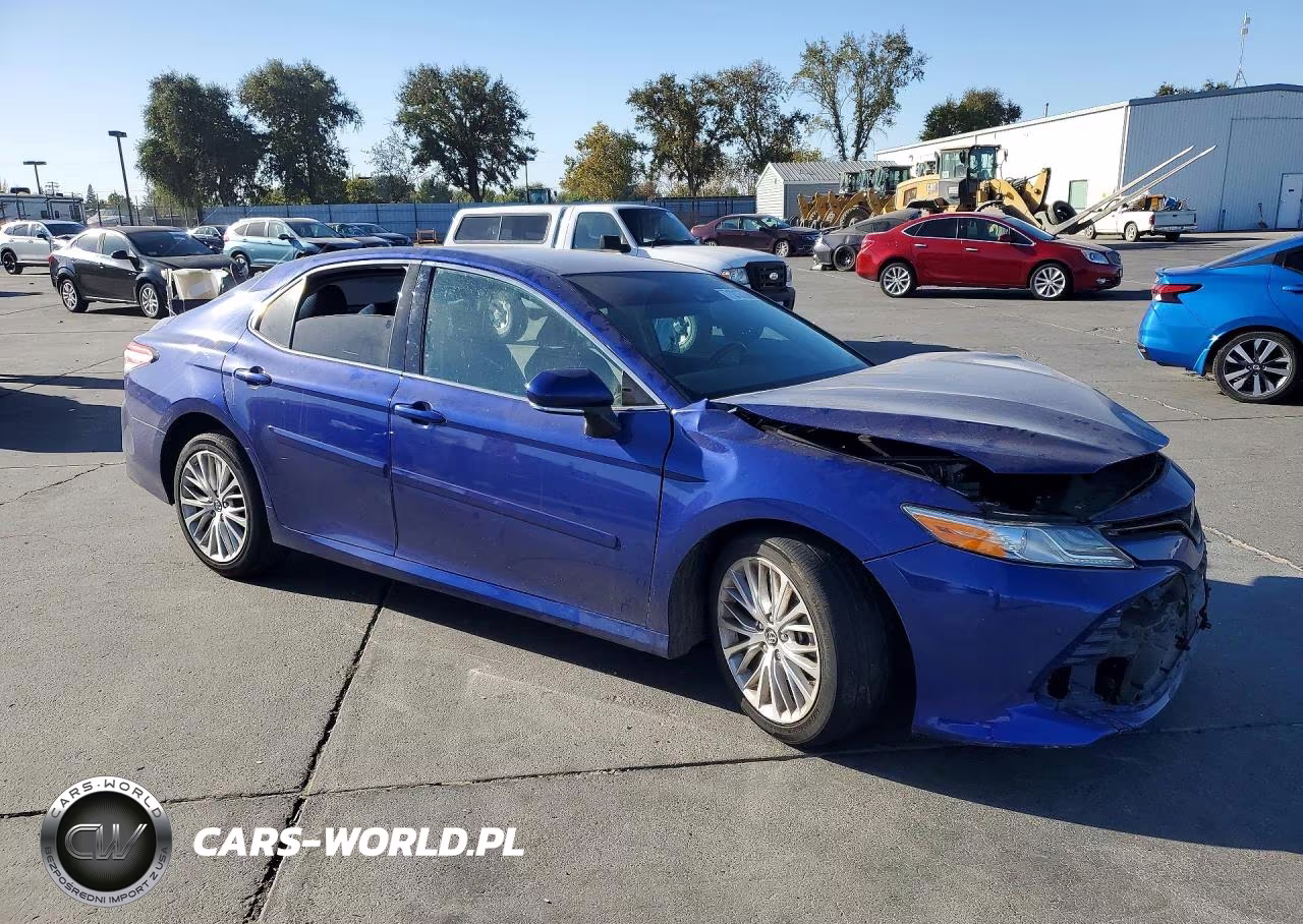 2018 Toyota Camry Xle VIN:4T1B11HK1JU540951 - 4