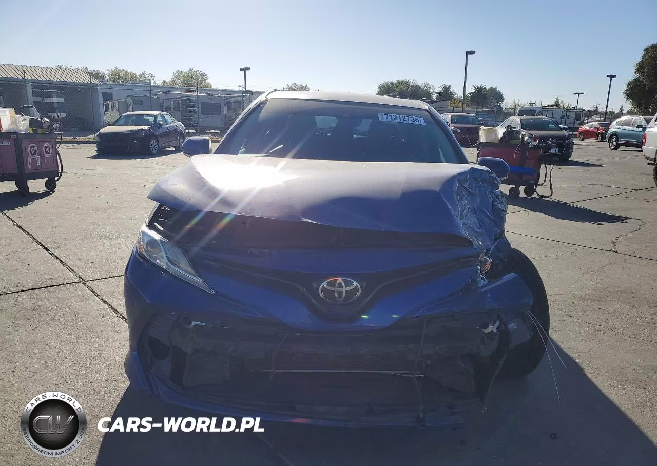2018 Toyota Camry Xle VIN:4T1B11HK1JU540951 - 5