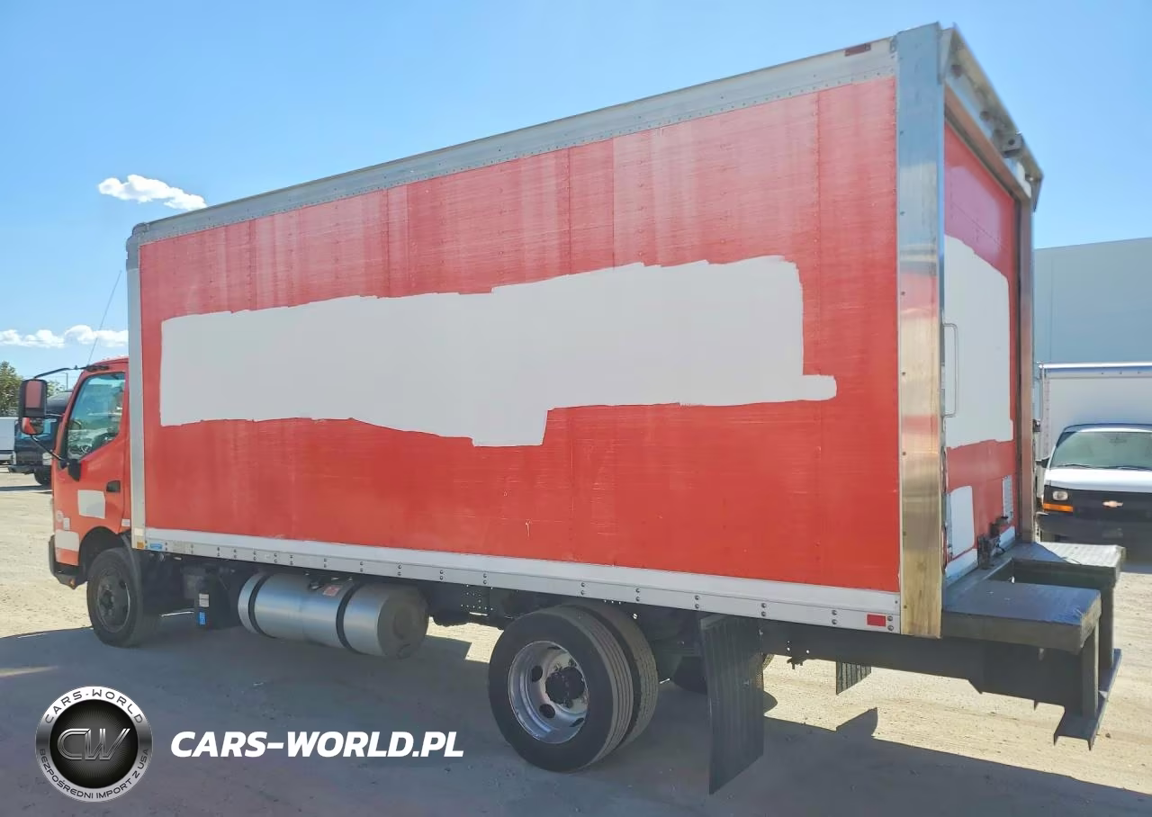 2017 Hino 195 Box Truck VIN:JHHSDM2H5HK005540 - 2