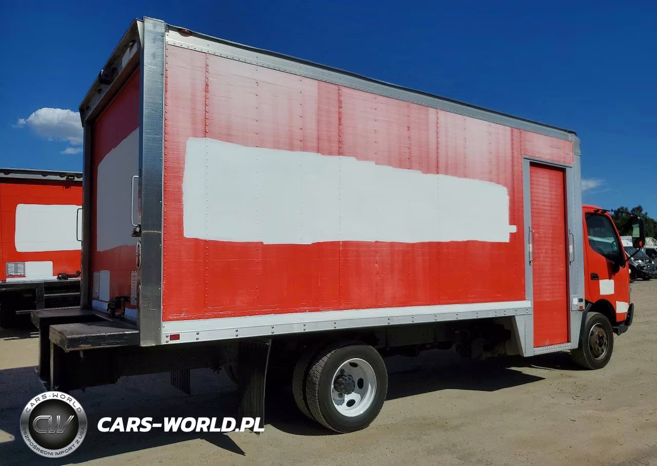 2017 Hino 195 Box Truck VIN:JHHSDM2H5HK005540 - 3