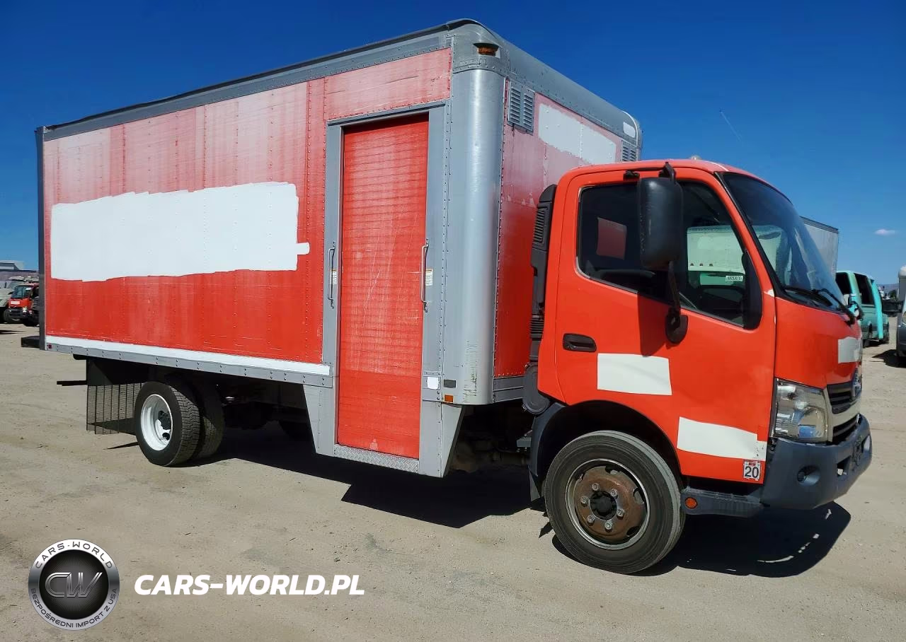 2017 Hino 195 Box Truck VIN:JHHSDM2H5HK005540 - 4