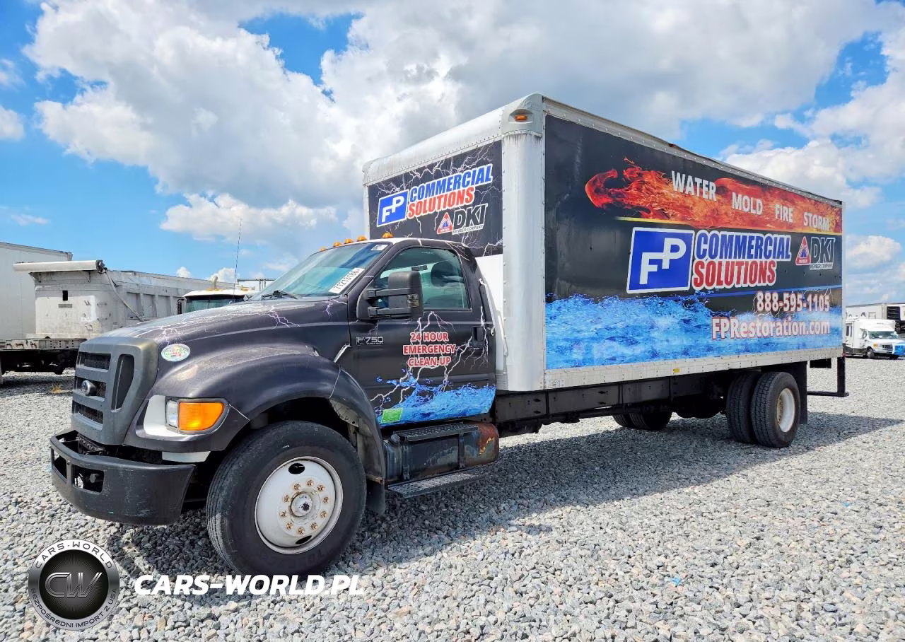 2013 Ford F750 Super Duty Box Truck