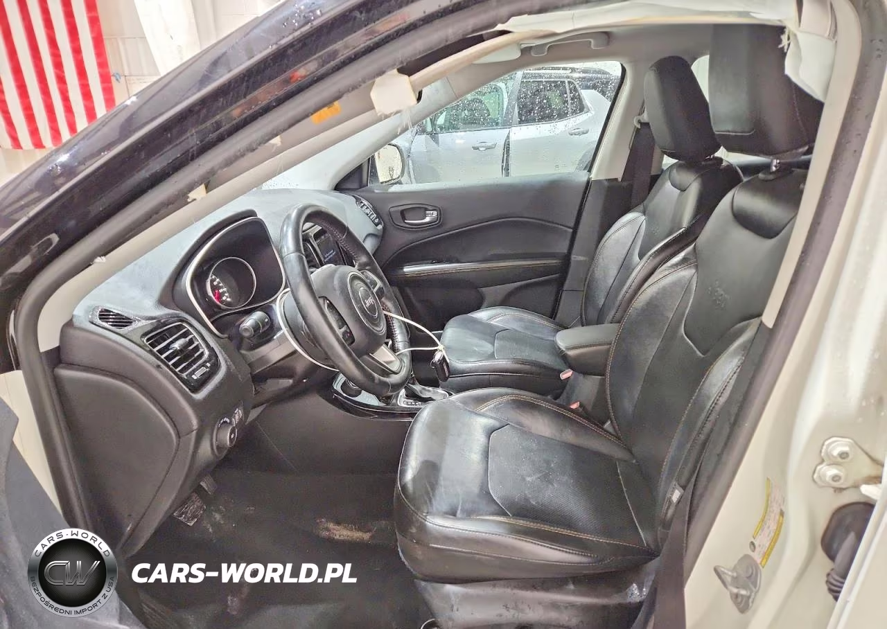 2018 Jeep Compass Limited VIN:3C4NJDCBXJT355513 - 7