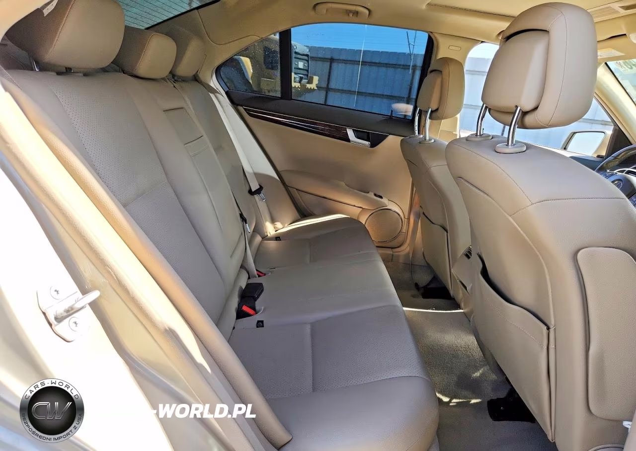 2012 Mercedes-Benz C 300 4Matic VIN:WDDGF8BB6CF863189 - 10