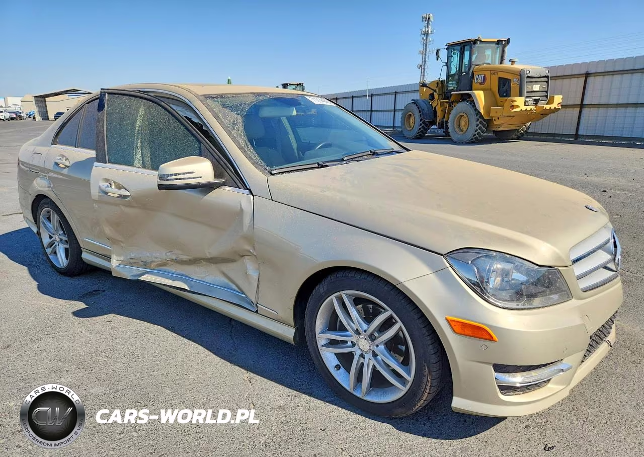 2012 Mercedes-Benz C 300 4Matic VIN:WDDGF8BB6CF863189 - 4